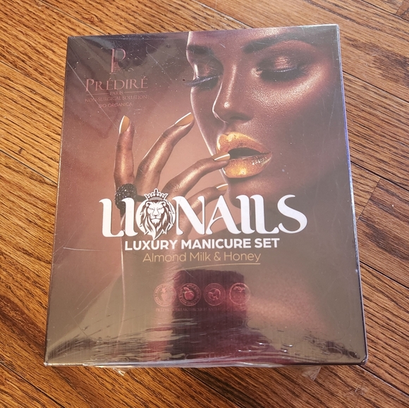Lionails Luxury Manicure Set | Almond Milk and Honey 4-Piece Set - Picture 4 of 4